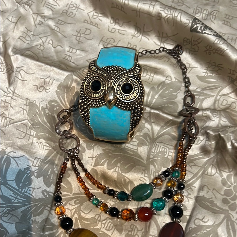 Elegant Multicolor Beaded Necklace and Bracelet Set